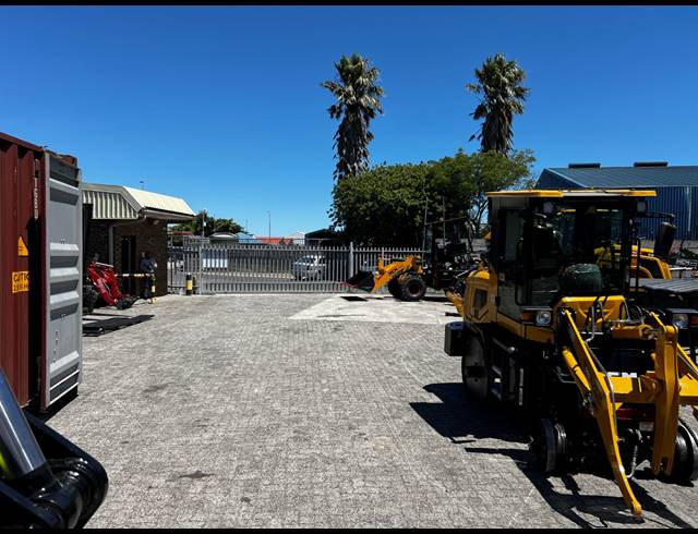 915M² WAREHOUSE TO LET IN AIRPORT INDUSTRIA